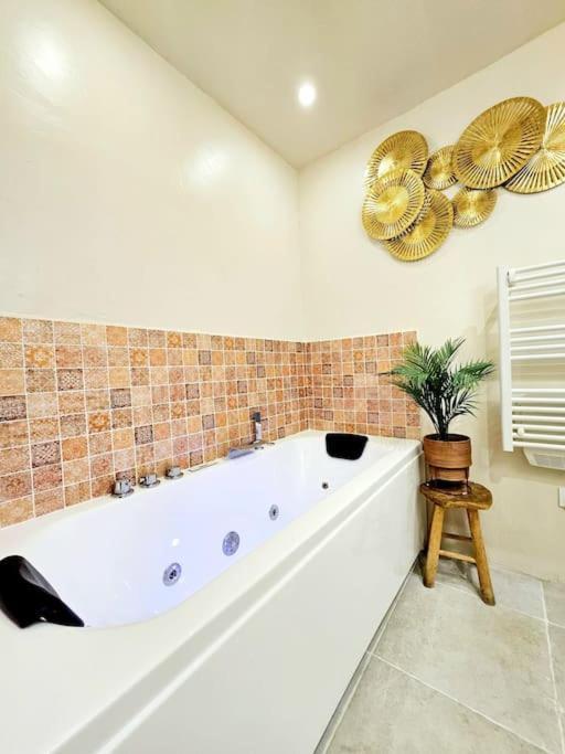 Suite Orientale Du Vieux Port マルセイユ エクステリア 写真